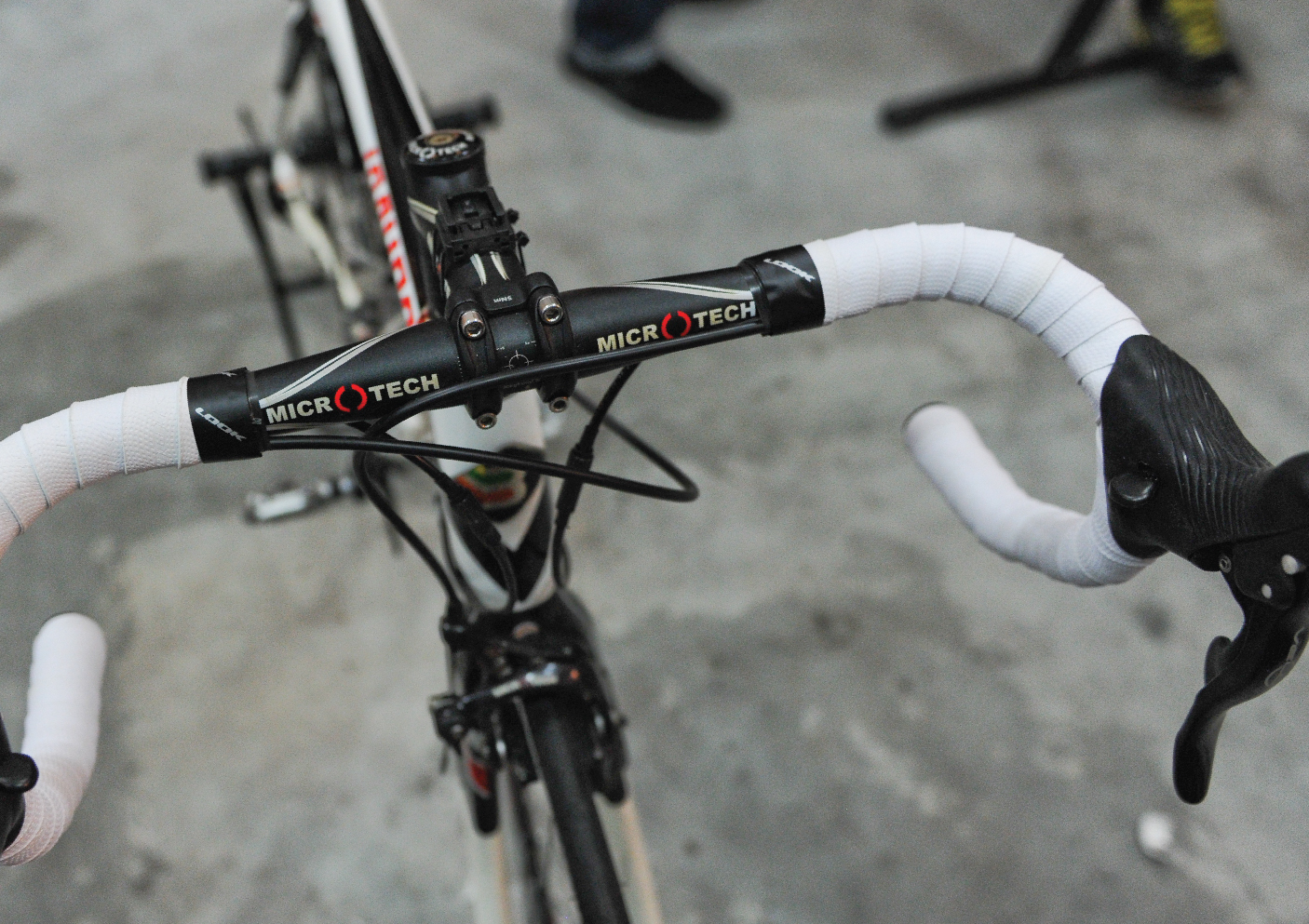 change bar tape road bike